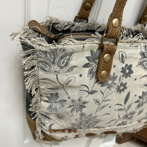 Myra Bag Upcycled Shoulder / Tote Bag cow hide and floral. - Picture 8 of 9